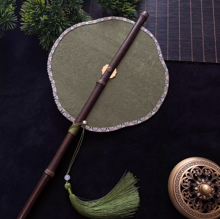 Éventail rond vert uni – style chinois minimaliste