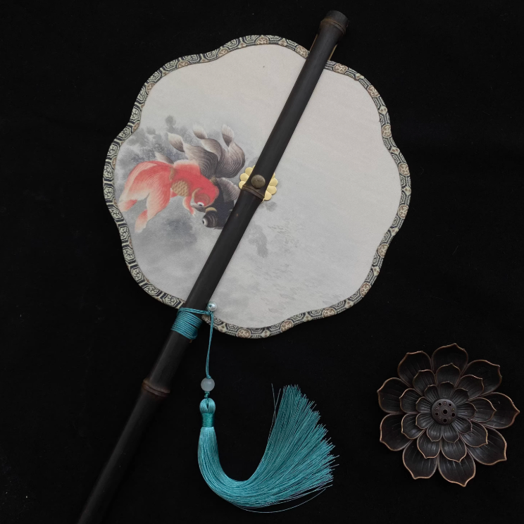 Éventail rond style peinture chinoise – motif floral artistique