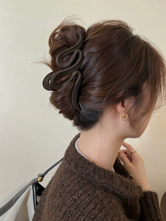 Pince à cheveux noire ondulée 13 cm – maintien fort, style minimaliste - Marron