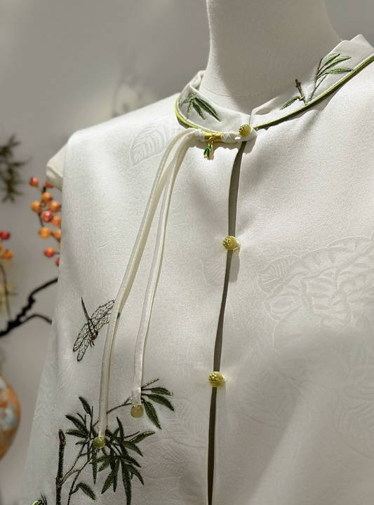 Haut chinois brodé sans manches – élégant et raffiné