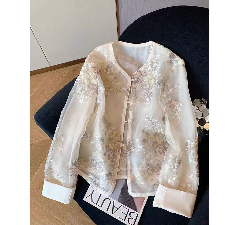 Haut d’inspiration chinoise au design élégant et raffiné.